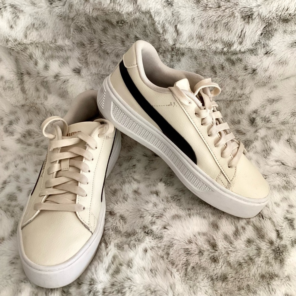 PUMA  Smash V3 Platform Sneaker